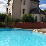 Alojamento de Acomodação e Pequeno-almoço Château De Villeneuve - 3*