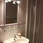 Alojamento de Acomodação e Pequeno-almoço Château De Villeneuve - 3*
