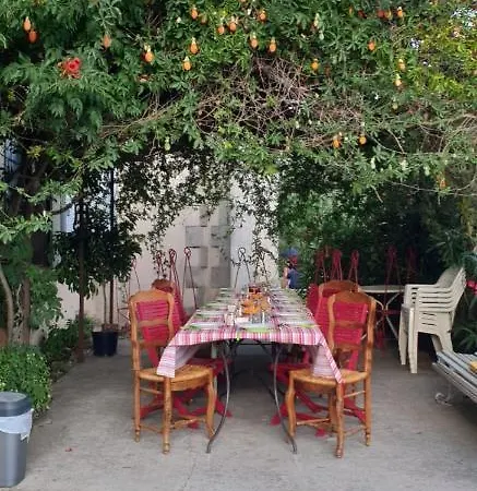 Chateau De Villeneuve - 3* Montolieu