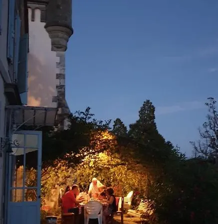 Chateau De Villeneuve - Bed & Breakfast 3*