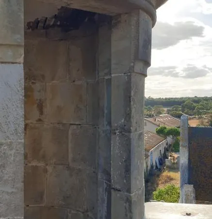 Chateau De Villeneuve - Bed & Breakfast 3*