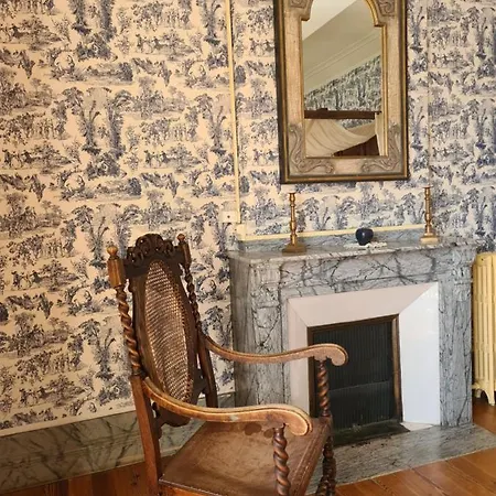 Chateau De Villeneuve - Montolieu