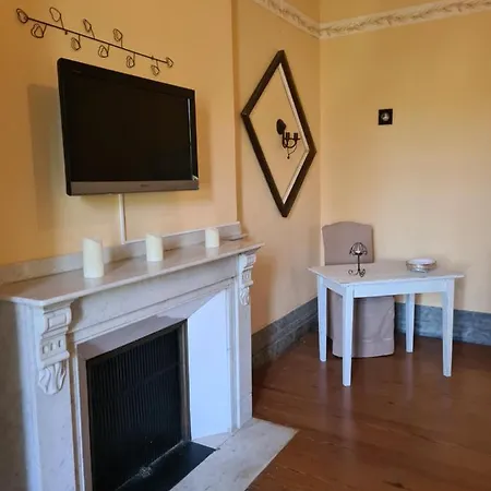 Chateau De Villeneuve - Bed & Breakfast