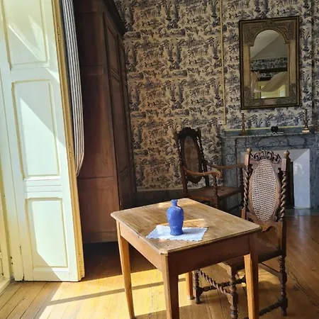 Chateau De Villeneuve - Bed & Breakfast