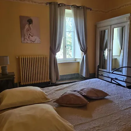 Chateau De Villeneuve - * Montolieu