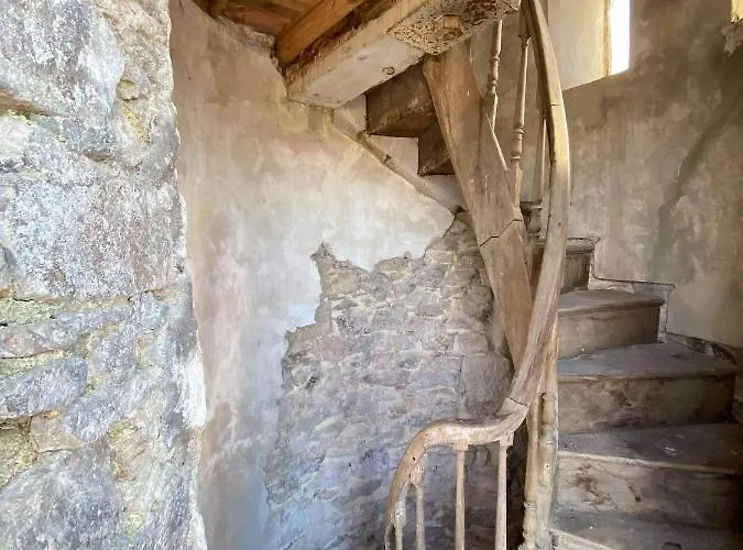 Chateau De Villeneuve - 3* Montolieu