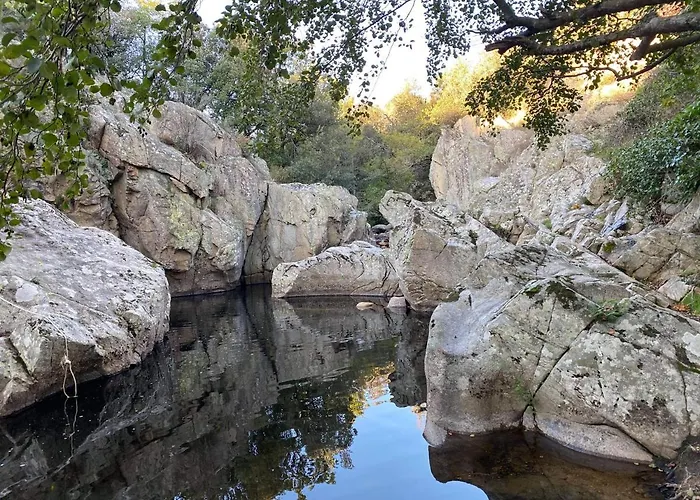 Chateau De Villeneuve -